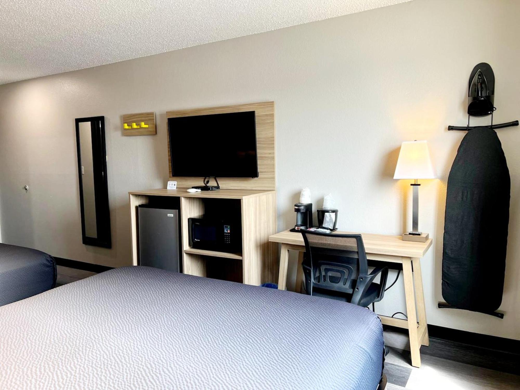 Hotel Super 8 By Wyndham Cedar Rapids Extérieur photo