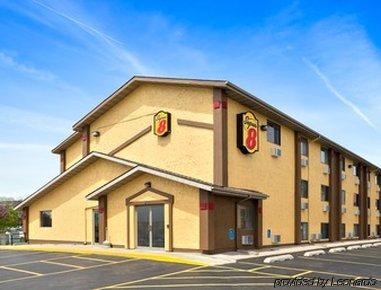 Hotel Super 8 By Wyndham Cedar Rapids Extérieur photo