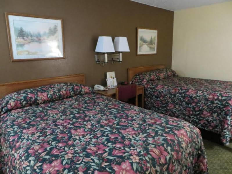 Hotel Super 8 By Wyndham Cedar Rapids Extérieur photo