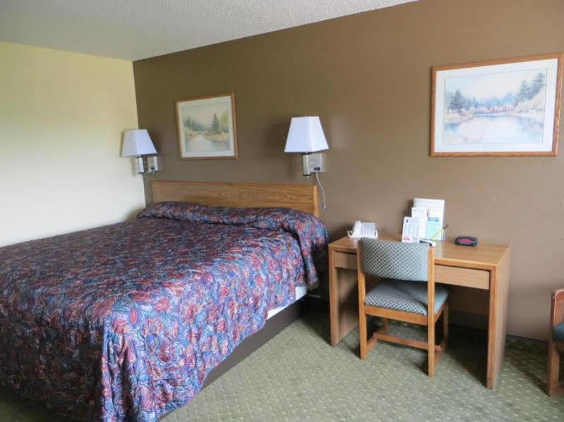 Hotel Super 8 By Wyndham Cedar Rapids Extérieur photo